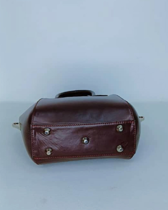 wife-handbag-9.jpg
